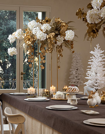 Gold & White Christmas Table