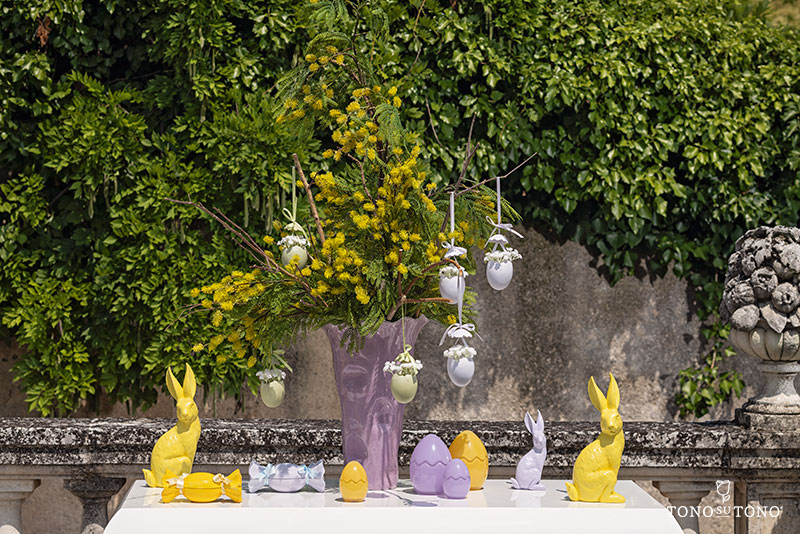 Conigli di Pasqua colorati